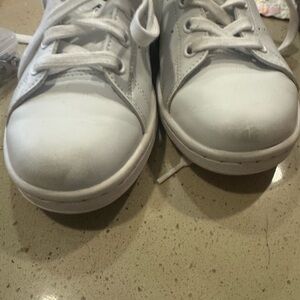 Adidas White Athletic Shoes Low-Top Design